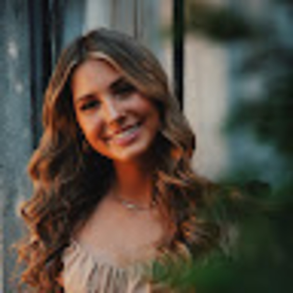 Meet your Posher, Olivia